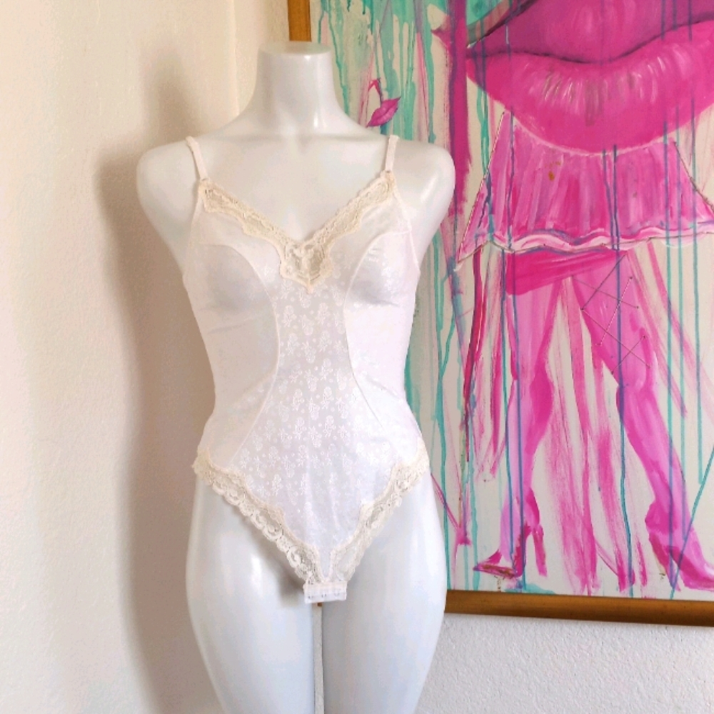 Vintage 1970's Lilyette Laced Teddy Sz 34